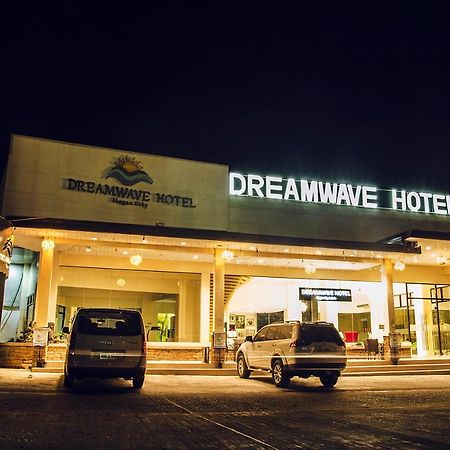 Dreamwave Hotel Ilagan Exterior foto