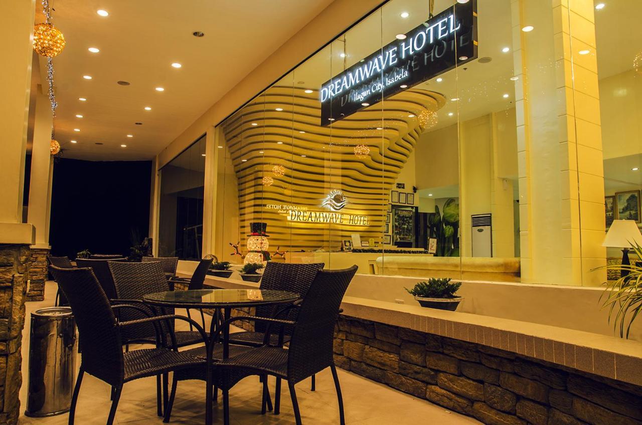 Dreamwave Hotel Ilagan Exterior foto