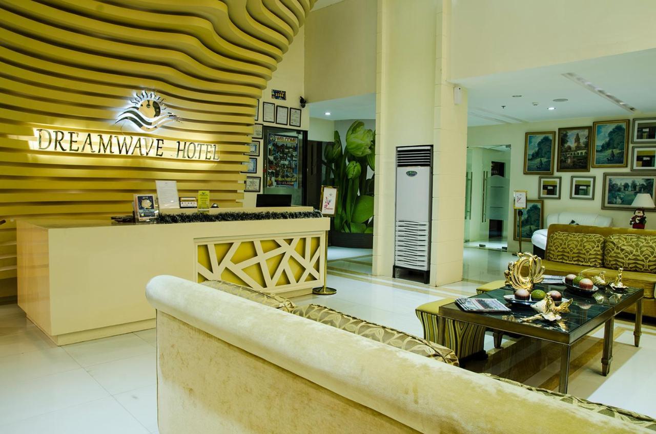 Dreamwave Hotel Ilagan Exterior foto